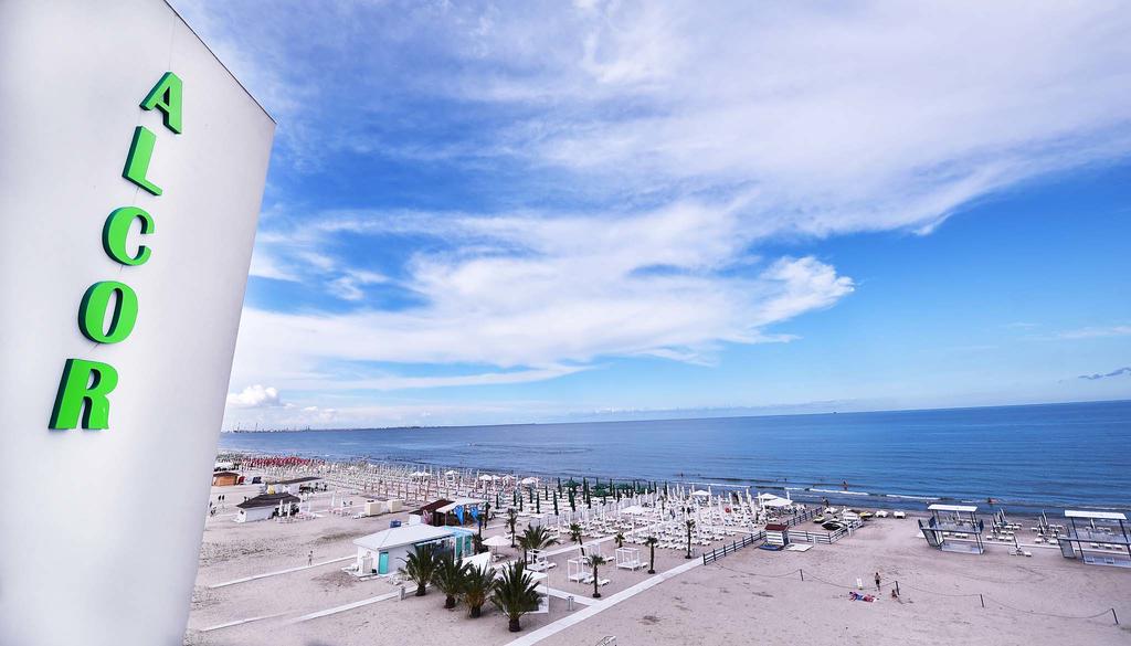 Alcor Beach Hotel Plaja
